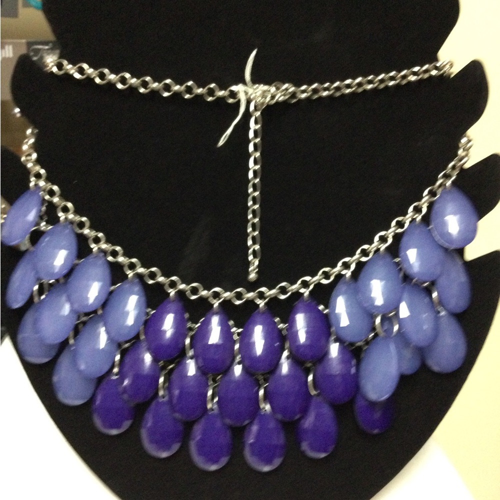 Elegant Lilac and Purple Necklace
